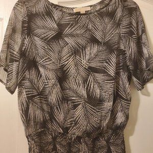 #438 Michael Kors Black/Gold Top Size Medium